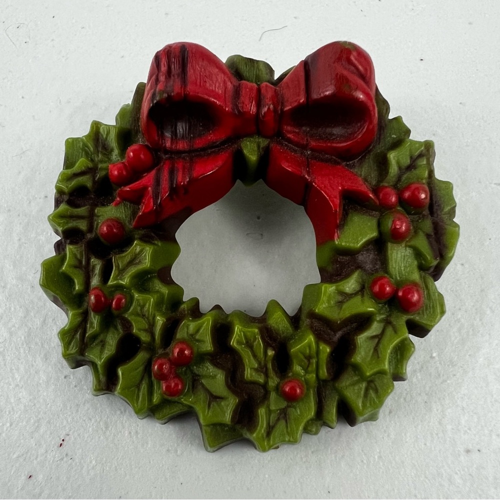 Vintage Hallmark Holly Wreath Brooch